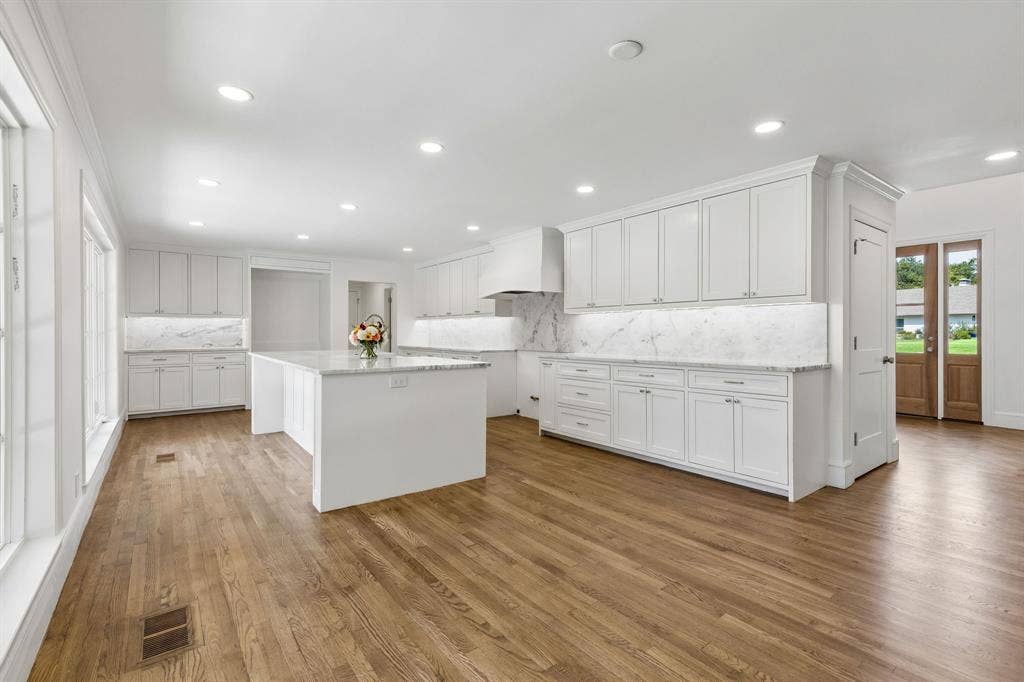 13907 Carillon Drive, Dallas, TX 75240
