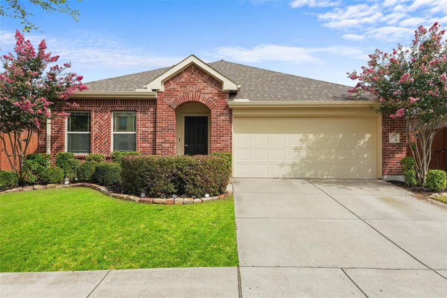 Property photo for 2017 Windsong Drive, Heartland, TX