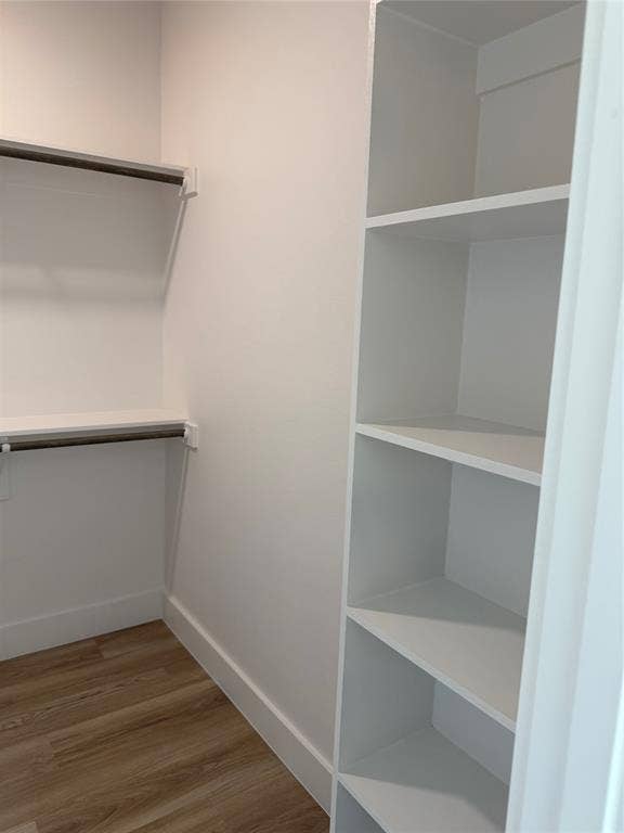 5634 Mesa Circle, Dallas, TX 75235 Primary Closet