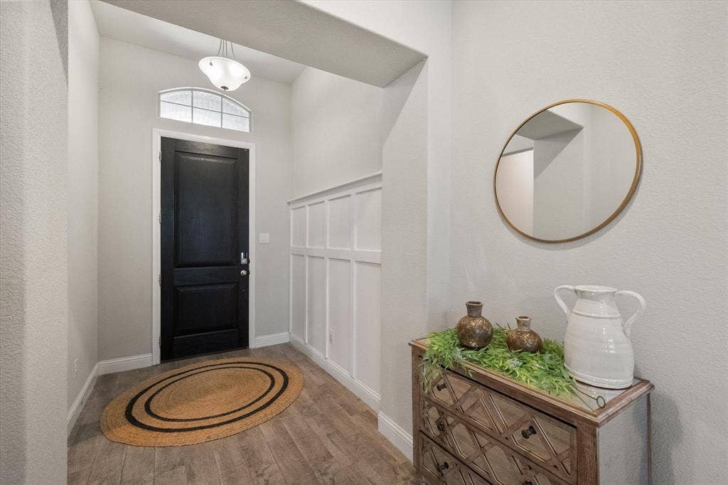 5600 Log Cabin Court, Midlothian, TX 76065