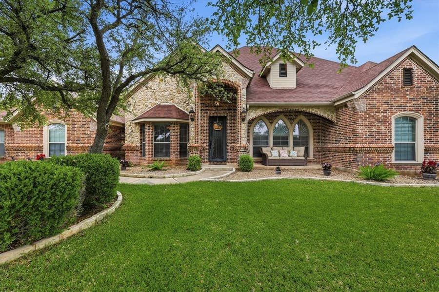 Property photo for 150 Blacktail Lane, Azle, TX