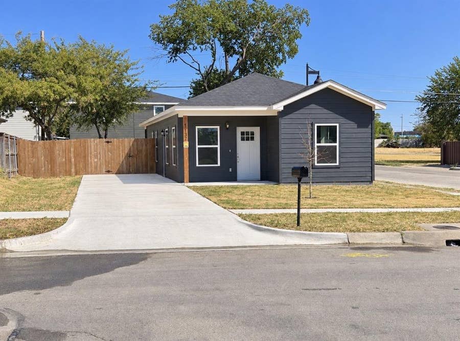 Property photo for 1137 Stella Street, Fort Worth, TX