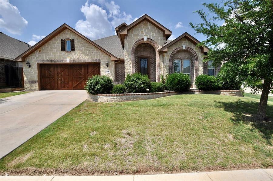 Property photo for 729 Paintbrush Court, Aledo, TX