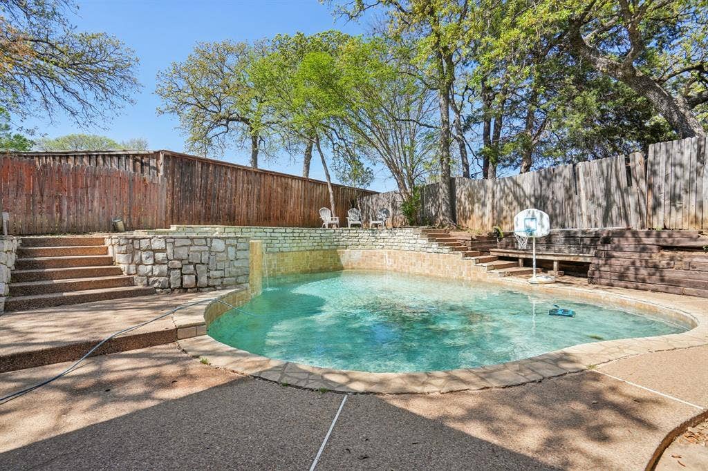 2307 Harrington Court, Euless, TX 76039 Pool