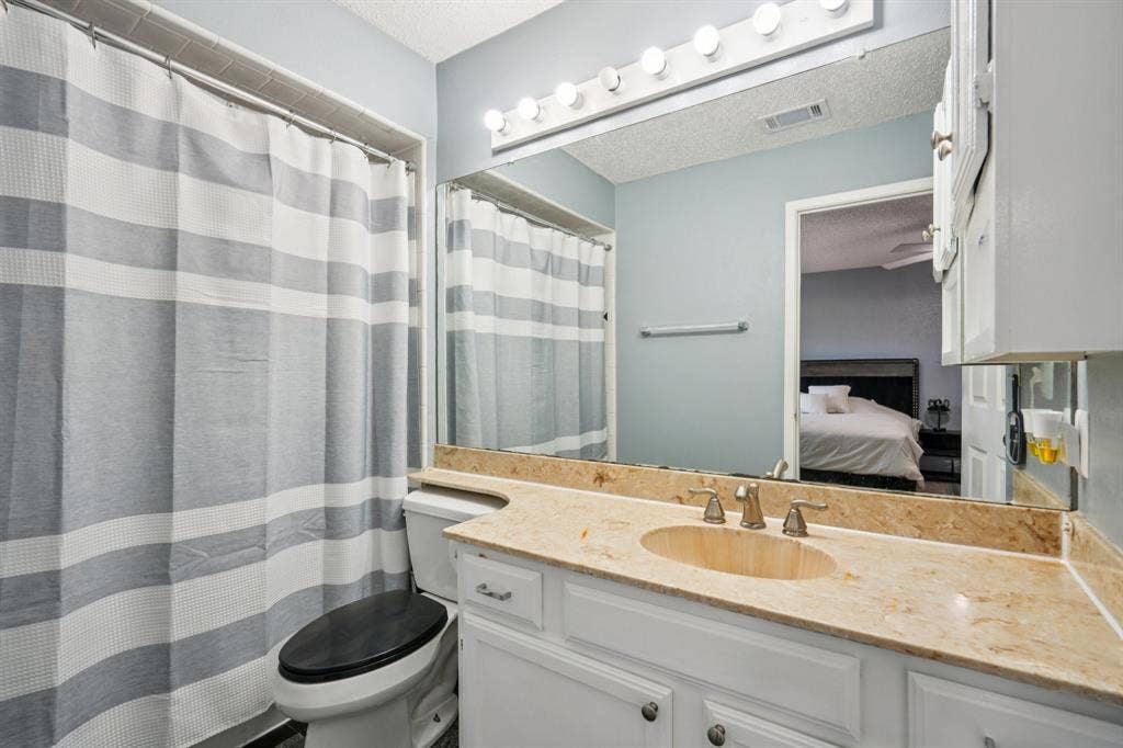 2307 Harrington Court, Euless, TX 76039 Primary Bathroom