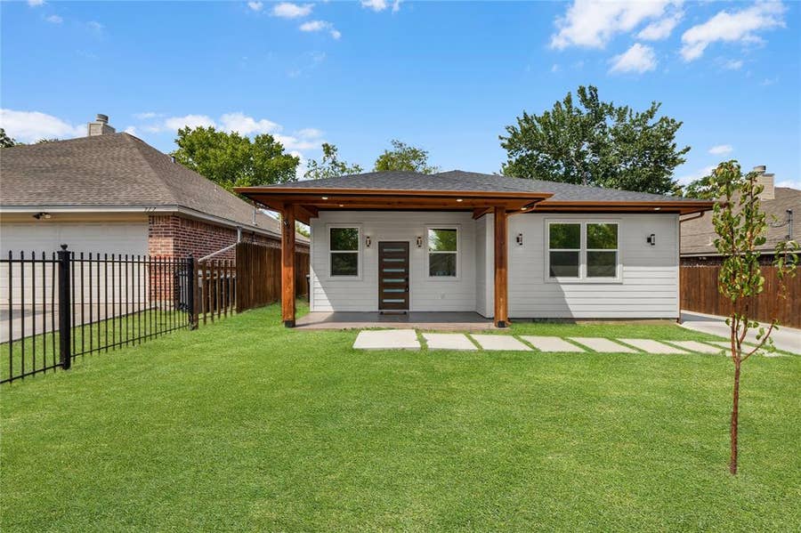 Property photo for 921 Bessie Street, Fort Worth, TX