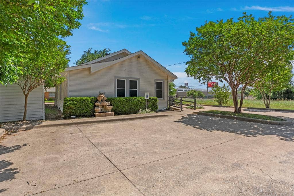 508 W Main Street, Allen, TX 75013 508 W Main Street, Allen, TX 75013