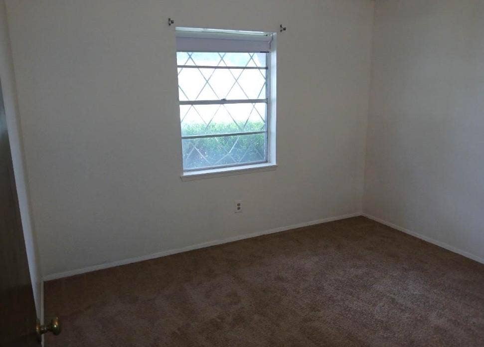 1110 Cielo Vista Drive, Grand Prairie, TX 75052 1110 Cielo Vista Drive, Grand Prairie, TX 75052