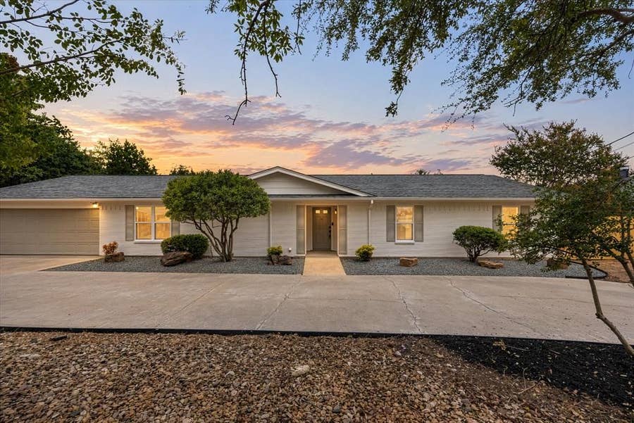 Property photo for 5105 Fairway Circle, De Cordova, TX