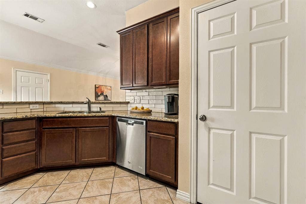 1146 Calvert Drive, Cedar Hill, TX 75104 1146 Calvert Drive, Cedar Hill, TX 75104