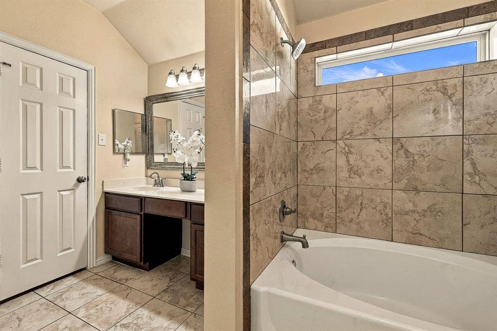 1146 Calvert Drive, Cedar Hill, TX 75104 1146 Calvert Drive, Cedar Hill, TX 75104
