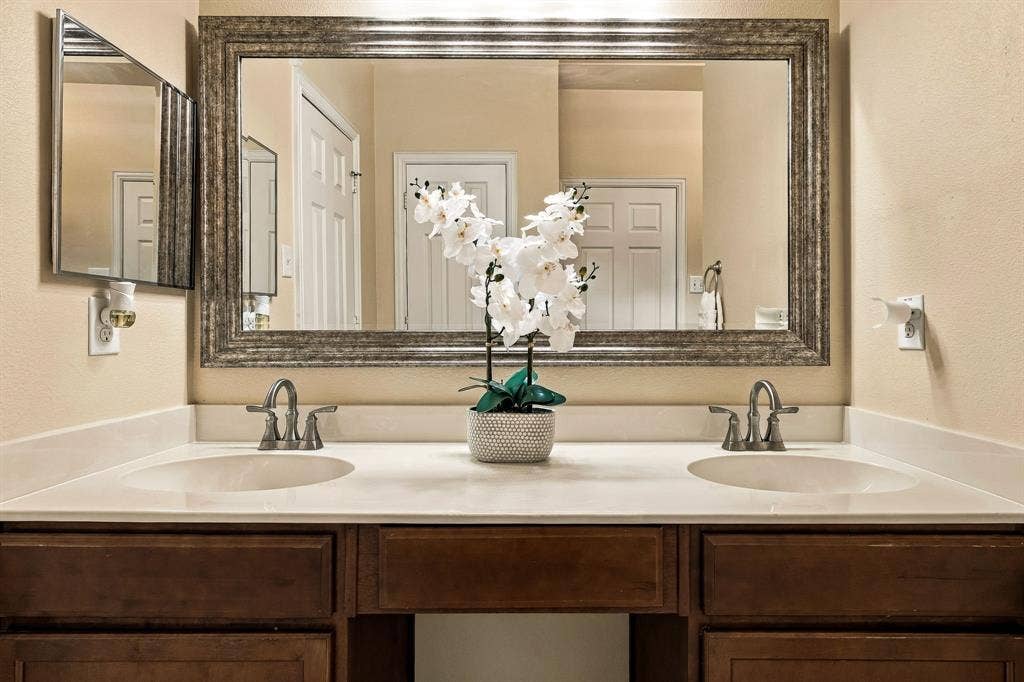1146 Calvert Drive, Cedar Hill, TX 75104 1146 Calvert Drive, Cedar Hill, TX 75104