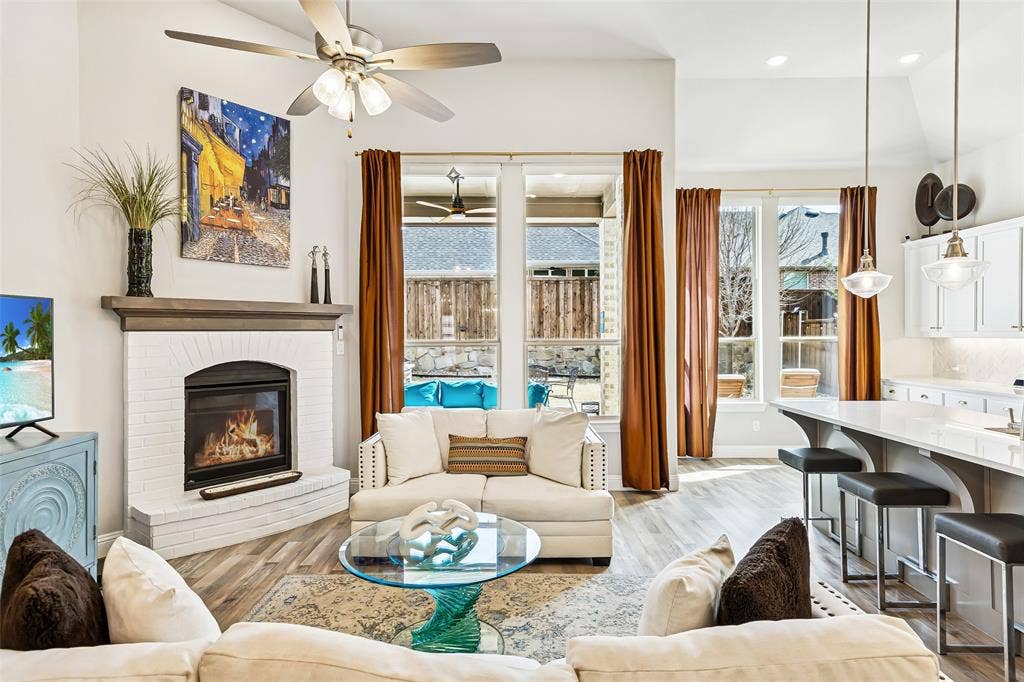 High Ceilings! Family room open concept with visibility of outdoor patio