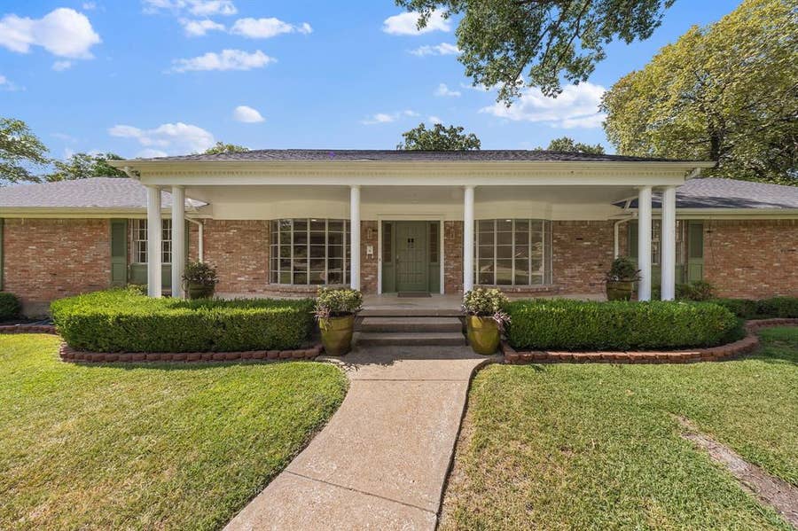Property photo for 3431 Kiesthill Drive, Dallas, TX