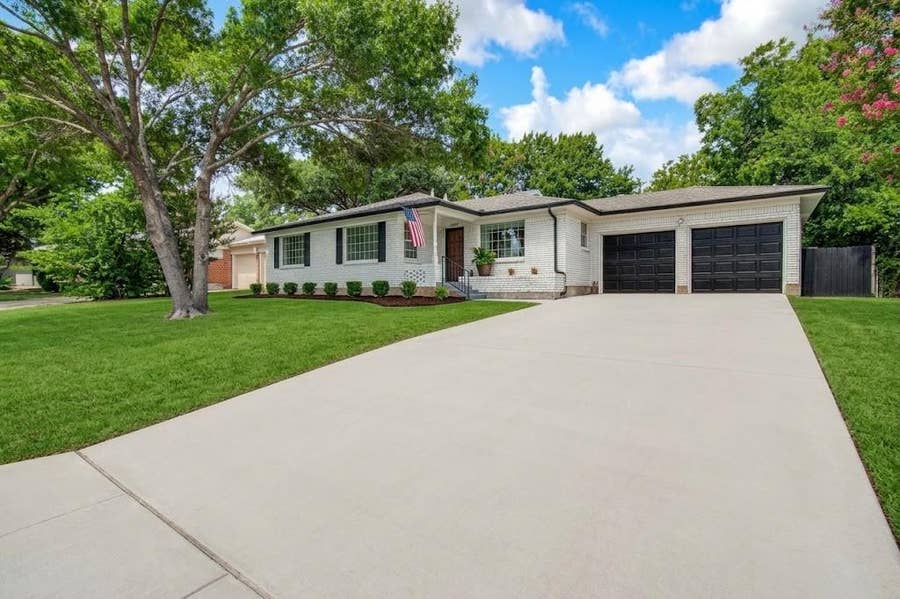 Property photo for 4840 Overton Avenue, Fort Worth, TX