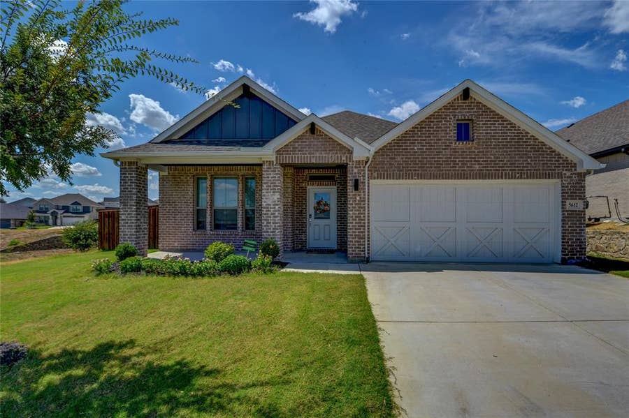 Property photo for 5612 Summit Creek Road, Fort Worth, TX