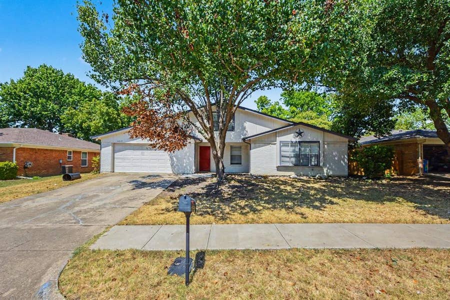 Property photo for 405 Sixpence Lane, Euless, TX