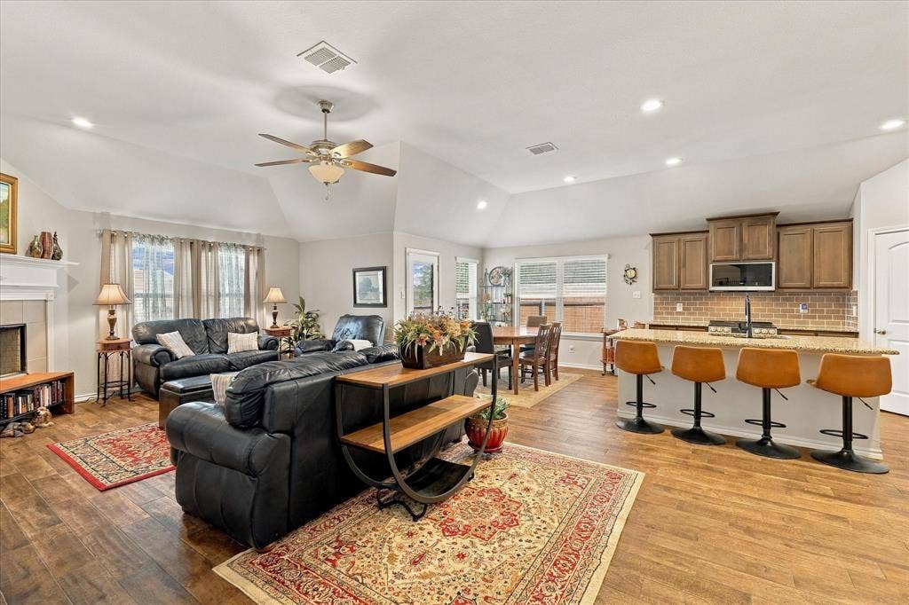 2504 Hadley Street, Weatherford, TX 76087 2504 Hadley Street, Weatherford, TX 76087