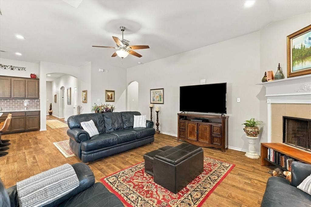 2504 Hadley Street, Weatherford, TX 76087 2504 Hadley Street, Weatherford, TX 76087