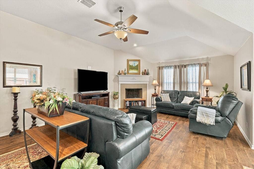2504 Hadley Street, Weatherford, TX 76087 2504 Hadley Street, Weatherford, TX 76087