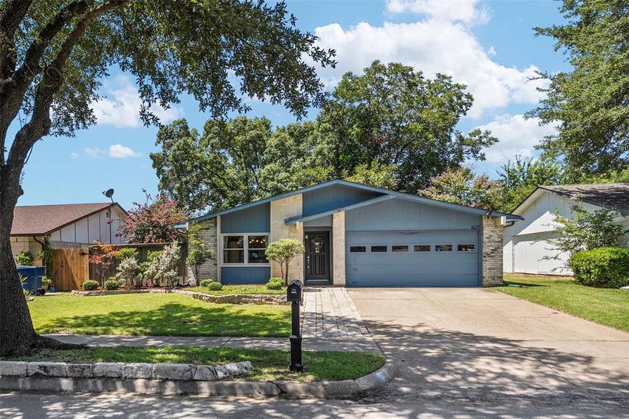 Property photo for 1637 Dell Oak Drive, Garland, TX