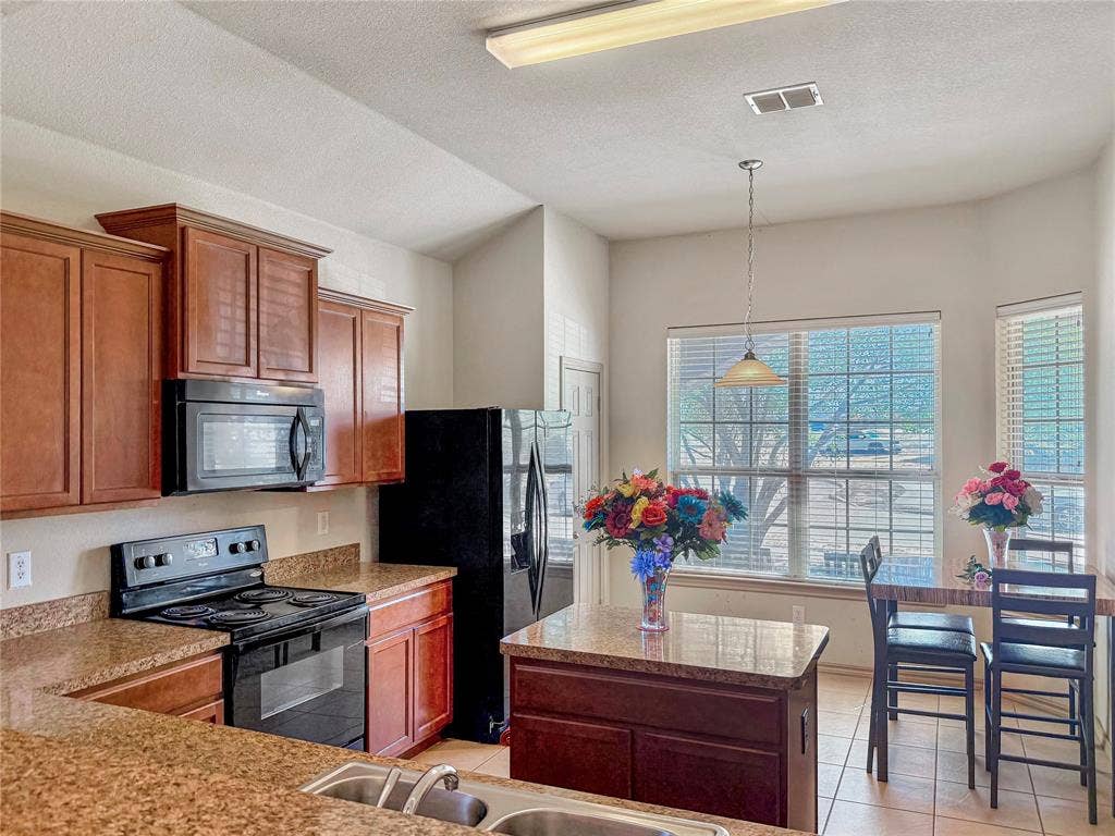 1805 Overlook Drive, Lancaster, TX 75146 1805 Overlook Drive, Lancaster, TX 75146