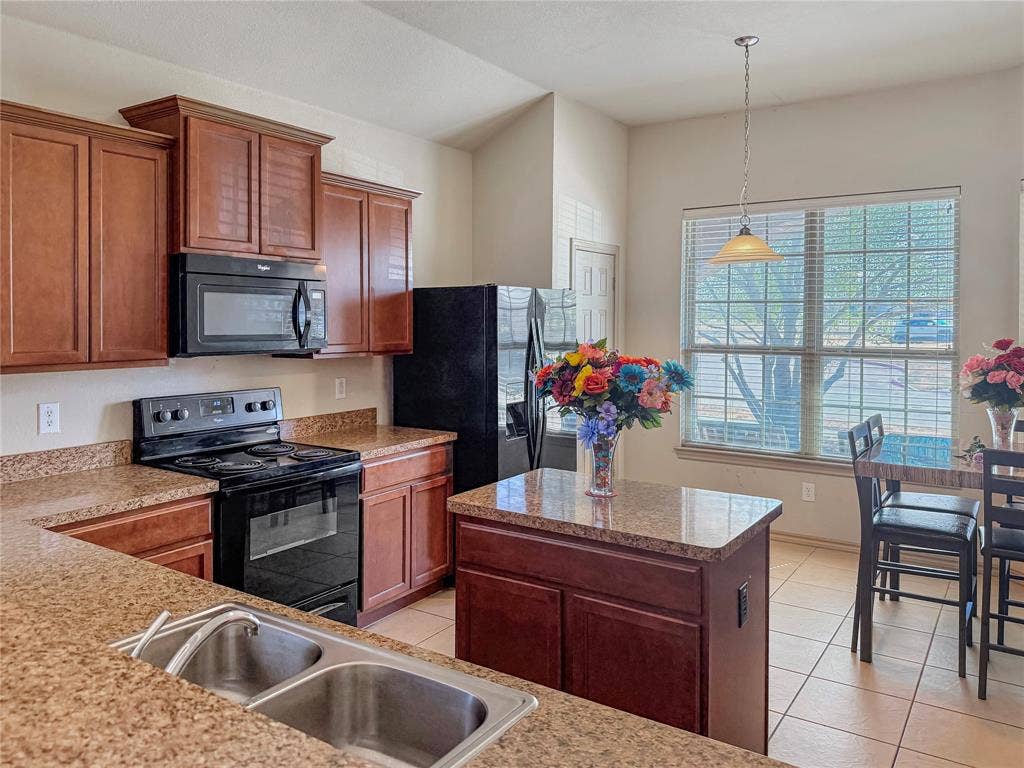 1805 Overlook Drive, Lancaster, TX 75146 1805 Overlook Drive, Lancaster, TX 75146