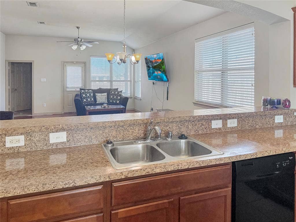 1805 Overlook Drive, Lancaster, TX 75146 1805 Overlook Drive, Lancaster, TX 75146
