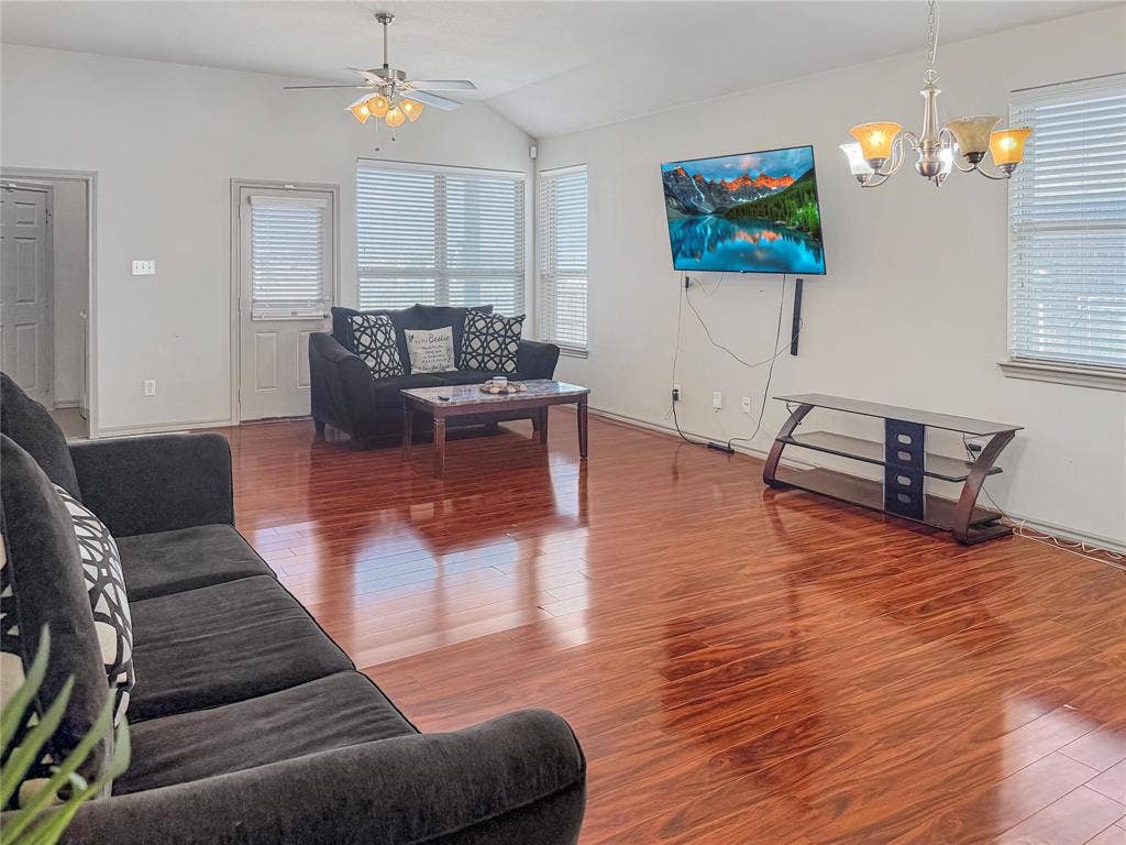 1805 Overlook Drive, Lancaster, TX 75146 1805 Overlook Drive, Lancaster, TX 75146