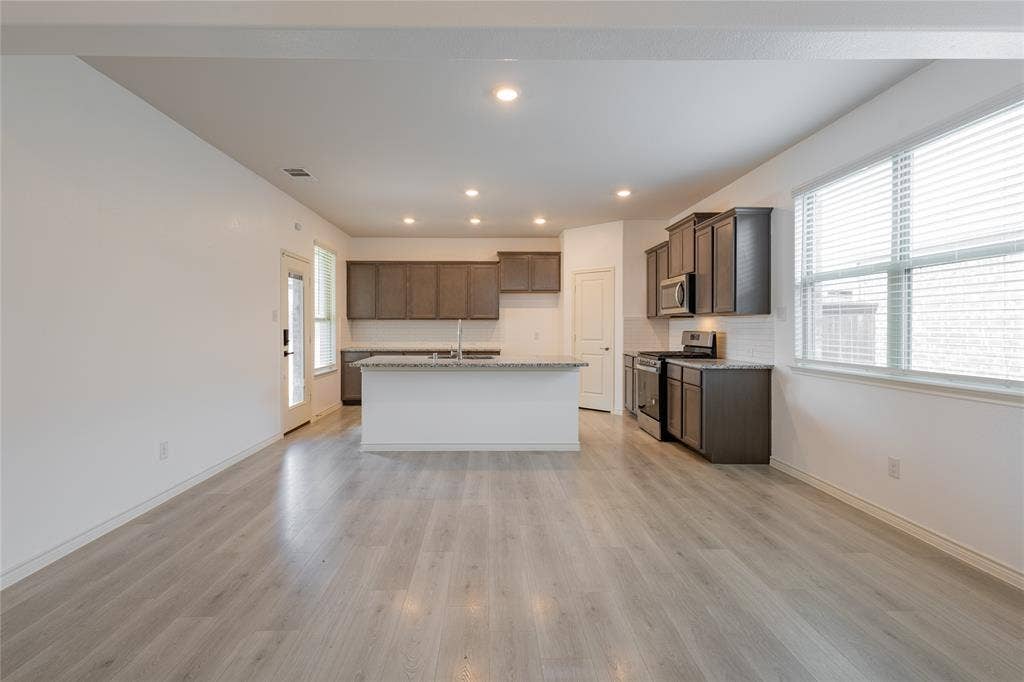 1816 Ferguson Lane, McKinney, TX 75071 1816 Ferguson Lane, McKinney, TX 75071