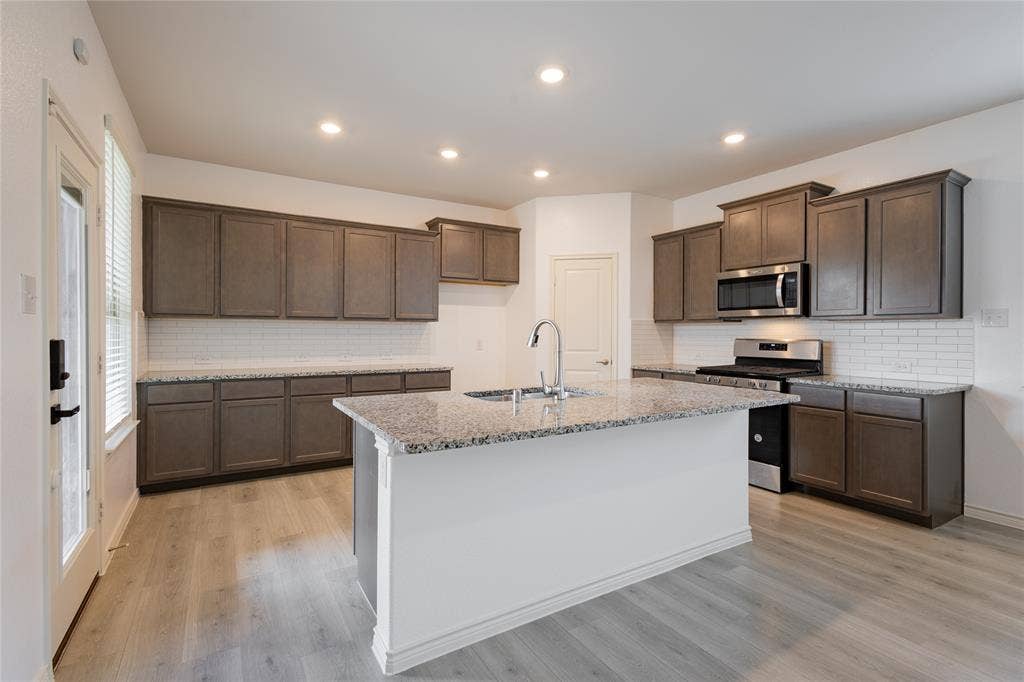 1816 Ferguson Lane, McKinney, TX 75071 1816 Ferguson Lane, McKinney, TX 75071