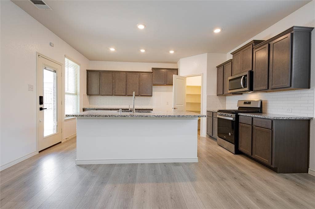 1816 Ferguson Lane, McKinney, TX 75071 1816 Ferguson Lane, McKinney, TX 75071
