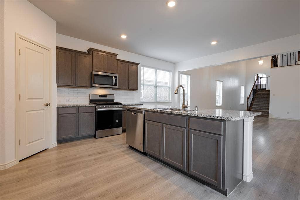 1816 Ferguson Lane, McKinney, TX 75071 1816 Ferguson Lane, McKinney, TX 75071