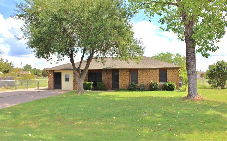 Property photo for 418 Bluebonnet Lane, Red Oak, TX