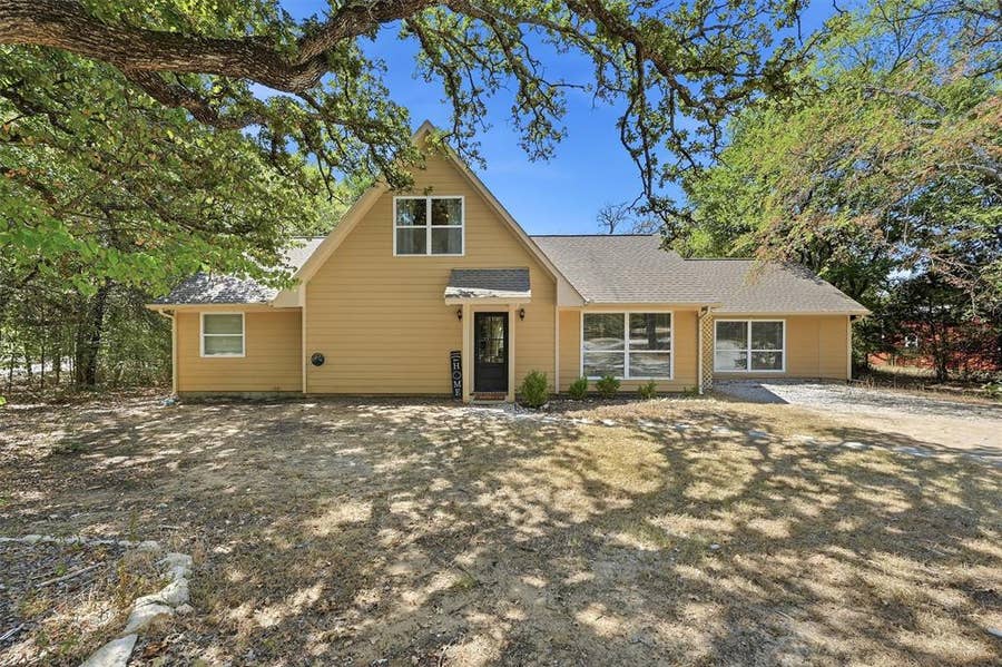 Property photo for 90 County Road 2256, Valley View, TX