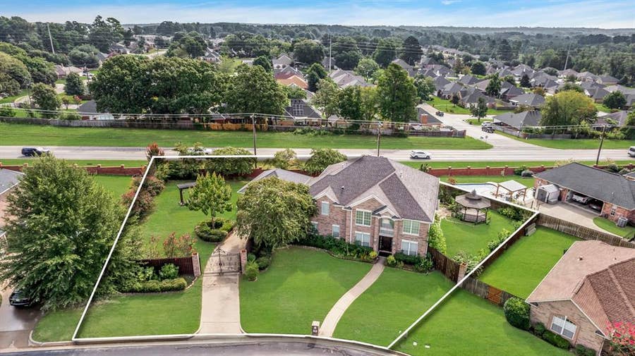 Property photo for 5718 Gloucester Drive, Tyler, TX