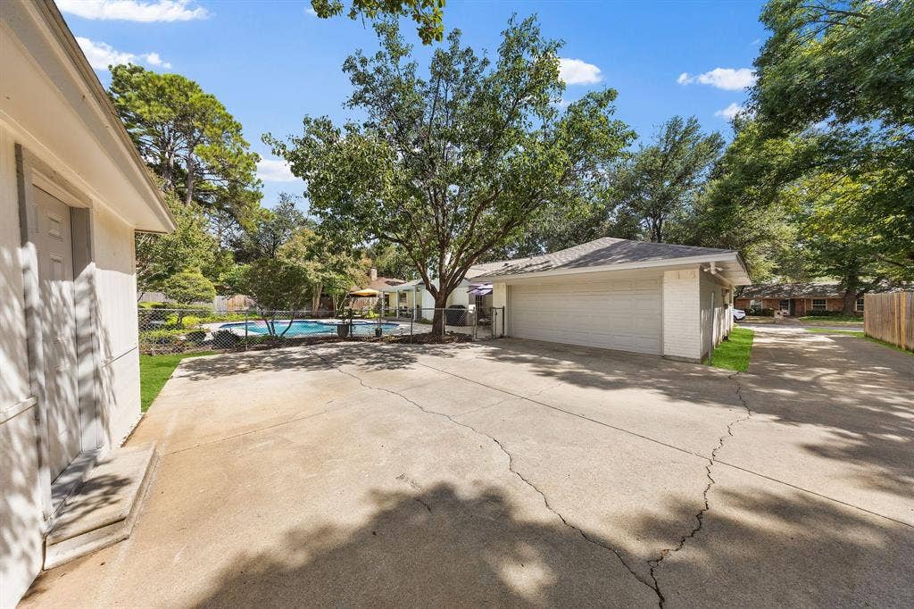 1707 Carlton Drive, Arlington, TX 76015 1707 Carlton Drive, Arlington, TX 76015
