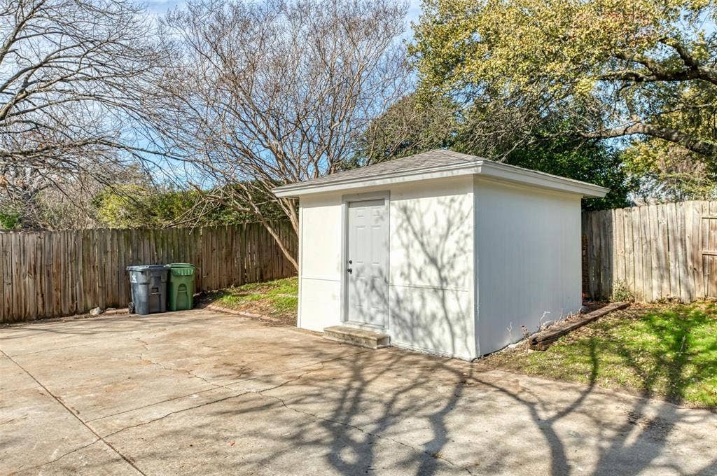 1707 Carlton Drive, Arlington, TX 76015 1707 Carlton Drive, Arlington, TX 76015