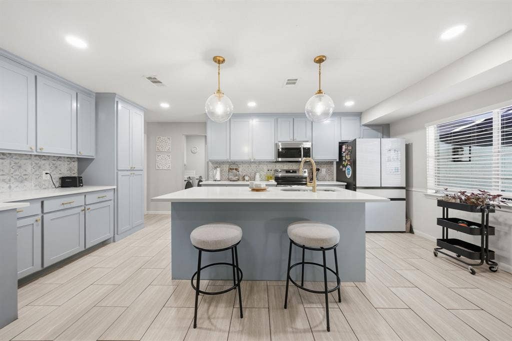 1707 Carlton Drive, Arlington, TX 76015 1707 Carlton Drive, Arlington, TX 76015