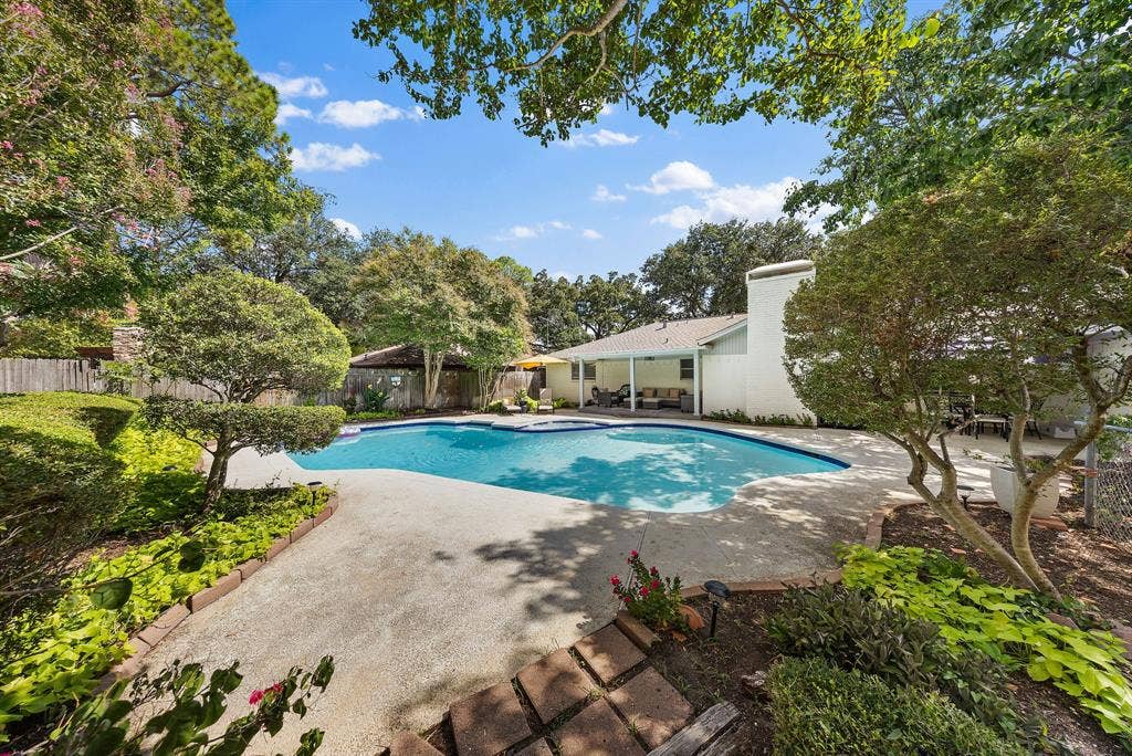 1707 Carlton Drive, Arlington, TX 76015 1707 Carlton Drive, Arlington, TX 76015
