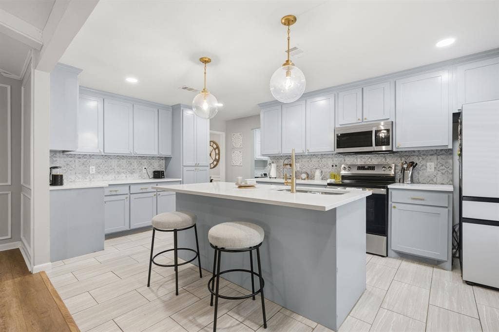 1707 Carlton Drive, Arlington, TX 76015 1707 Carlton Drive, Arlington, TX 76015