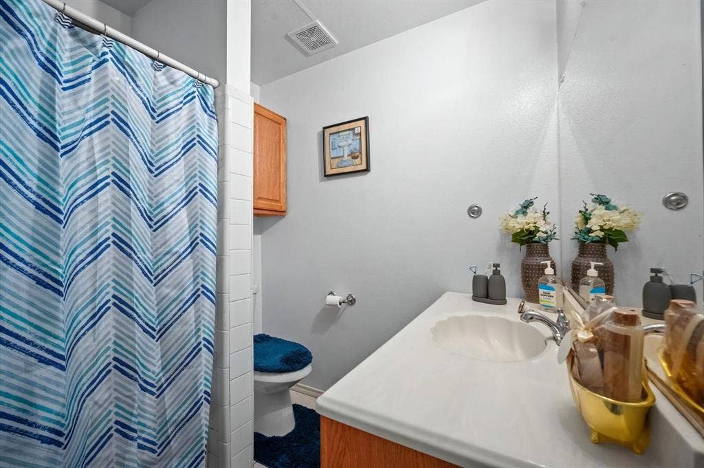717 Eldorado Drive, DeSoto, TX 75115 717 Eldorado Drive, DeSoto, TX 75115