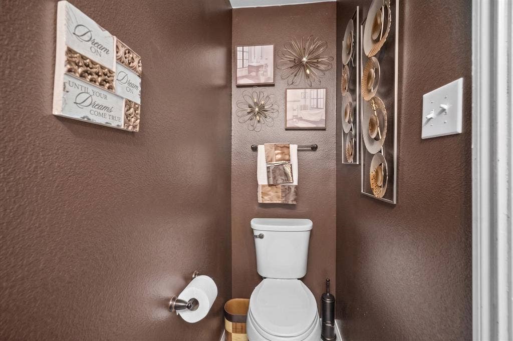 717 Eldorado Drive, DeSoto, TX 75115 717 Eldorado Drive, DeSoto, TX 75115