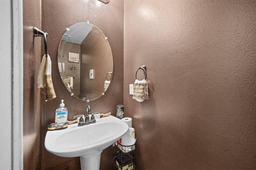 717 Eldorado Drive, DeSoto, TX 75115 717 Eldorado Drive, DeSoto, TX 75115