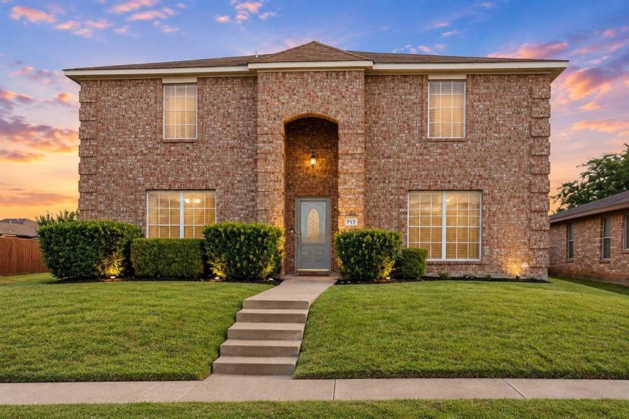 Property photo for 717 Eldorado Drive, DeSoto, TX