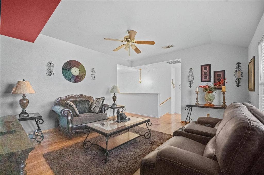 717 Eldorado Drive, DeSoto, TX 75115 717 Eldorado Drive, DeSoto, TX 75115
