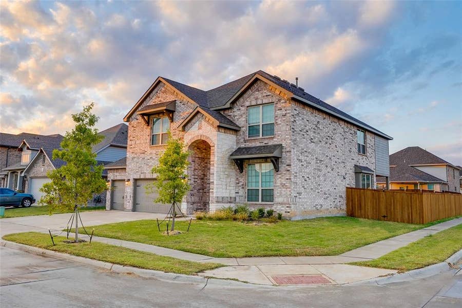 Property photo for 1521 Bison Trail, Aubrey, TX