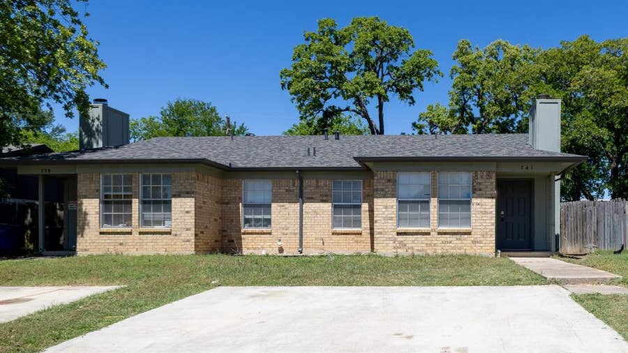 Property photo for 741 Woodland Court, Kennedale, TX