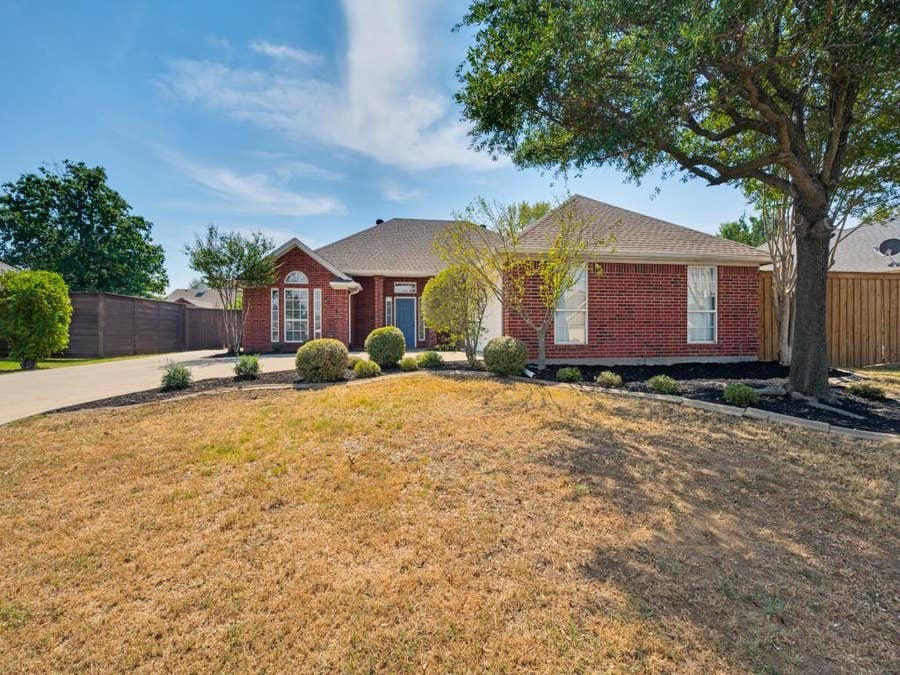 Property photo for 1005 Diane Street, Aubrey, TX