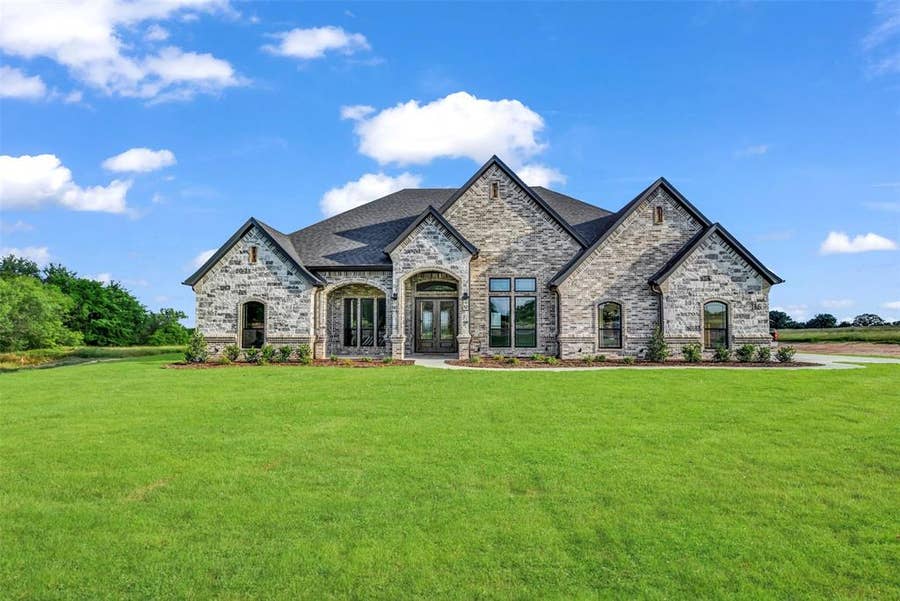 Property photo for 115 Turtle Back Ridge, Decatur, TX